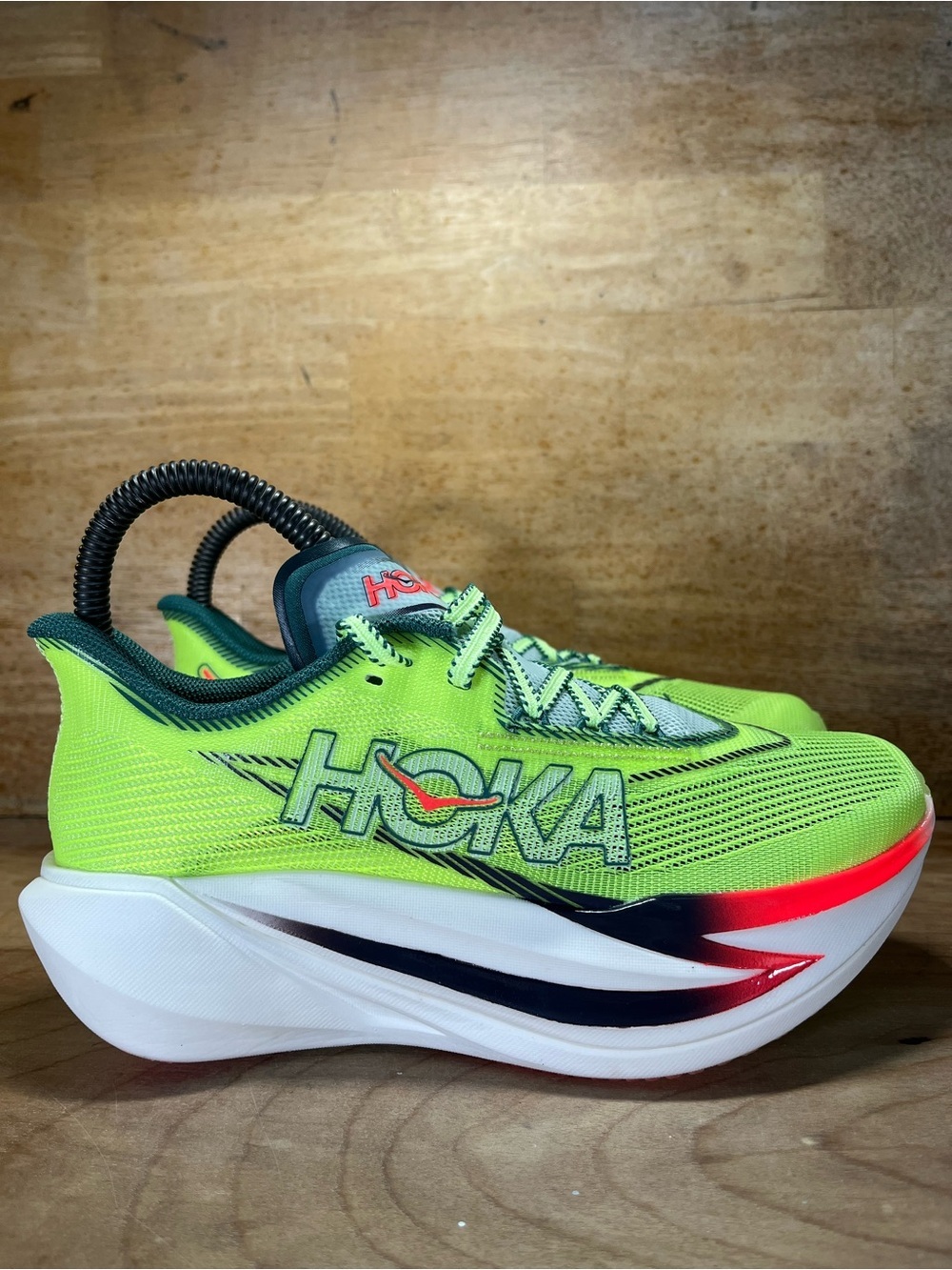 NEW Hoka One One Cielo X1 3.0 Womens Size 6 Running Shoes Neon Yuzu/Thyme - Picture 3 of 13